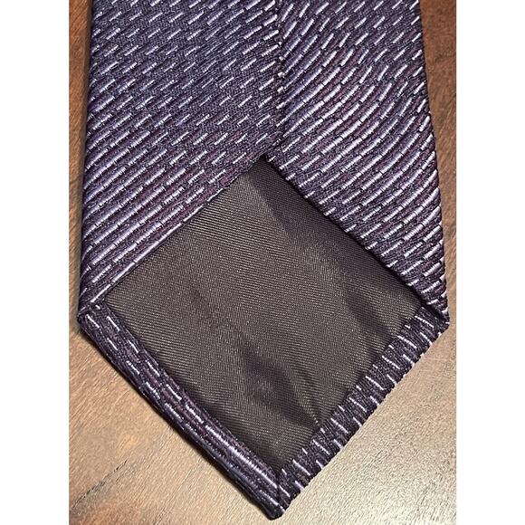 Van Heusen Purple 100% Microfiber Men’s Neck Tie Made In China - Picture 2 of 9